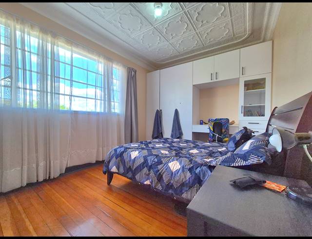5 BEDROOM HOUSE FOR SALE IN BRENTHURST